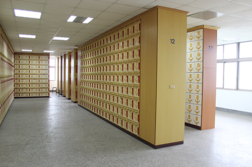 圖片：第二公墓納骨塔(B塔)骨灰櫃位